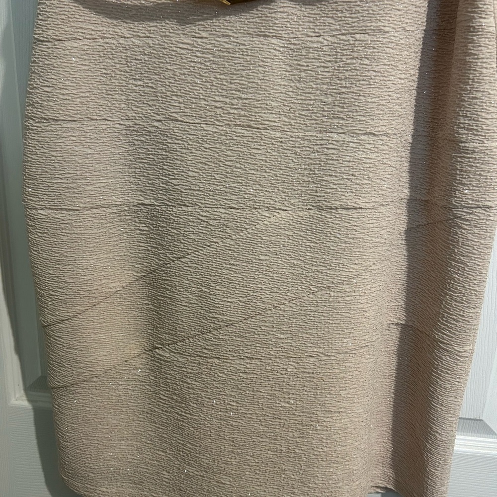 Dress - Picture 4 of 7